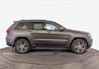 Подержанный автомобиль Jeep Grand Cherokee 2021 года (4 фото)