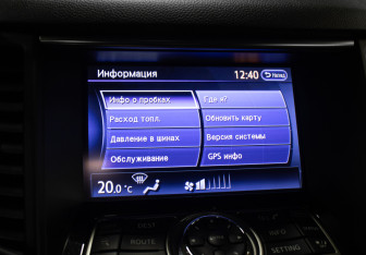 Подержанный автомобиль Infiniti QX70 2013 года (20 фото)