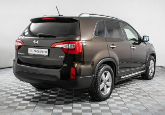 Подержанный автомобиль Kia Sorento 2013 года (5 фото)
