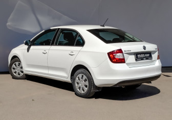 Подержанный автомобиль Skoda Rapid Liftback 2019 года (7 фото)