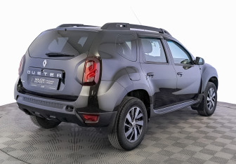 Подержанный автомобиль Renault Duster 2017 года (5 фото)