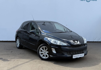 Подержанный автомобиль Peugeot 308 Hatchback 2009 года (3 фото)