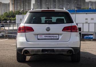 Подержанный автомобиль Volkswagen Passat Wagon 2012 года (6 фото)