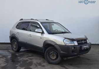 Подержанный автомобиль Hyundai Tucson 2006 года (3 фото)