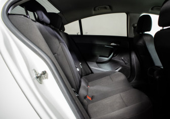 Подержанный автомобиль Opel Insignia Sedan 2013 года (9 фото)