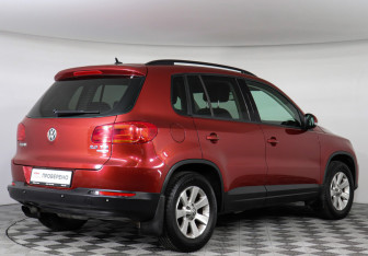 Подержанный автомобиль Volkswagen Tiguan 2012 года (5 фото)