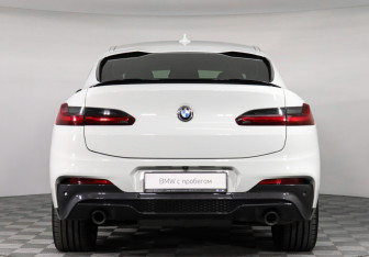 Подержанный автомобиль BMW X4 2020 года (4 фото)