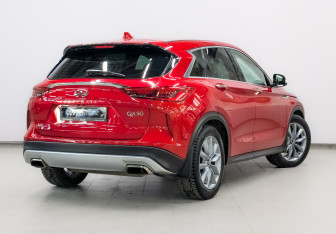 Подержанный автомобиль Infiniti QX50 2021 года (5 фото)