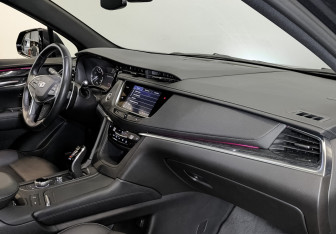 Подержанный автомобиль Cadillac XT5 2021 года (11 фото)