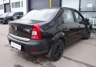 Подержанный автомобиль Renault Logan Sedan 2010 года (5 фото)