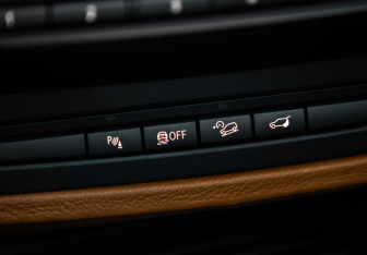 Подержанный автомобиль BMW X5 M 2012 года (20 фото)