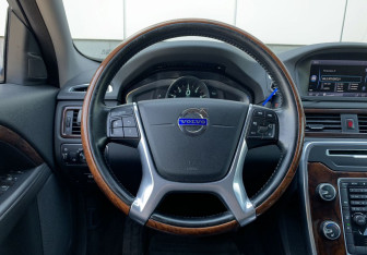Подержанный автомобиль Volvo S80 2013 года (14 фото)