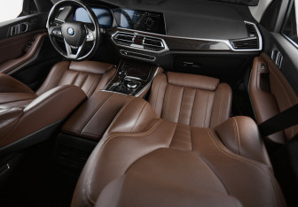 Подержанный автомобиль BMW X5 2021 года (14 фото)