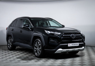 Подержанный автомобиль Toyota RAV4 2024 года (3 фото)