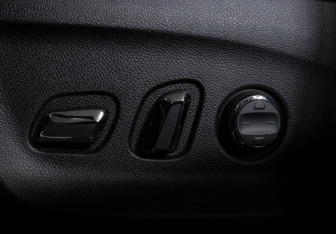 Подержанный автомобиль Exeed TXL 2023 года (18 фото)