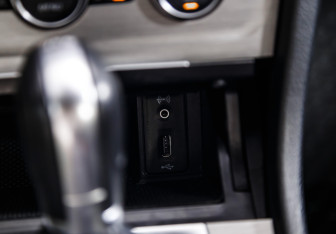 Подержанный автомобиль Volkswagen Golf Hatchback 2016 года (17 фото)