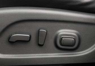Подержанный автомобиль Nissan Pathfinder 2014 года (17 фото)