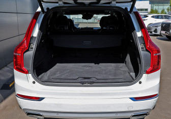 Подержанный автомобиль Volvo XC90 2017 года (9 фото)