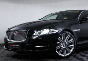 Подержанный автомобиль Jaguar XJ 2013 года (36 фото)