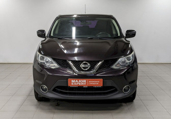 Подержанный автомобиль Nissan Qashqai 2014 года (2 фото)