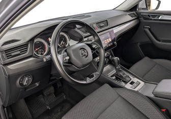 Подержанный автомобиль Skoda Superb Liftback 2020 года (15 фото)