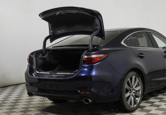 Подержанный автомобиль Mazda 6 Sedan 2019 года (18 фото)