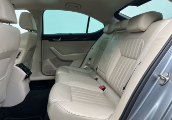 Подержанный автомобиль Skoda Superb Liftback 2015 года (11 фото)