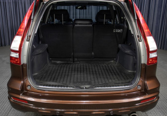 Подержанный автомобиль Honda CR-V 2011 года (9 фото)