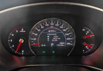 Подержанный автомобиль Kia Sorento 2018 года (14 фото)