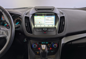 Подержанный автомобиль Ford Kuga 2018 года (15 фото)