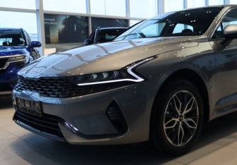Новый Kia K5 2025 (4 фото)