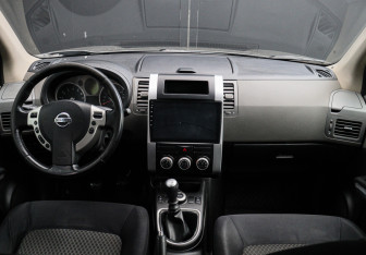 Подержанный автомобиль Nissan X-Trail 2008 года (9 фото)