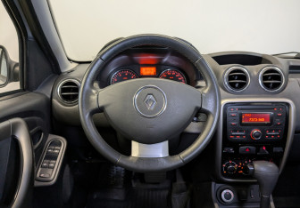 Подержанный автомобиль Renault Duster 2014 года (21 фото)
