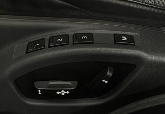 Подержанный автомобиль Volvo XC70 2008 года (15 фото)