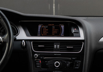 Подержанный автомобиль Audi A4 Sedan 2012 года (10 фото)