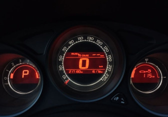 Подержанный автомобиль Citroen C4 Hatchback 2012 года (12 фото)