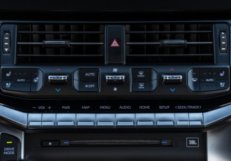 Подержанный автомобиль Toyota Land Cruiser Suv 2023 года (15 фото)