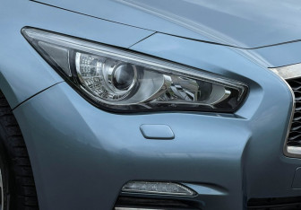 Подержанный автомобиль Infiniti Q50 2017 года (19 фото)
