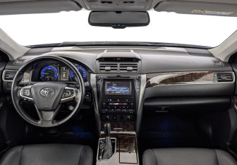 Подержанный автомобиль Toyota Camry Sedan 2015 года (14 фото)