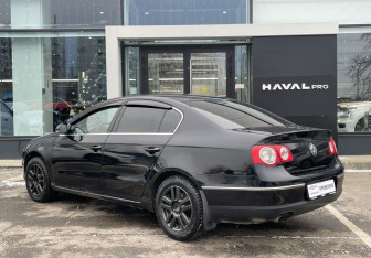 Подержанный автомобиль Volkswagen Passat Sedan 2007 года (7 фото)