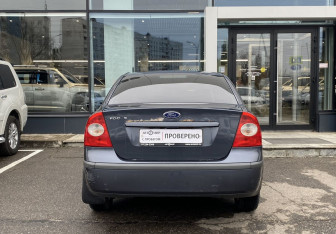 Подержанный автомобиль Ford Focus Sedan 2008 года (6 фото)