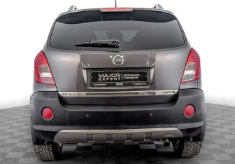 Подержанный автомобиль Opel Antara 2015 года (6 фото)