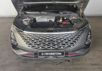 Подержанный автомобиль Omoda C5 2022 года (19 фото)