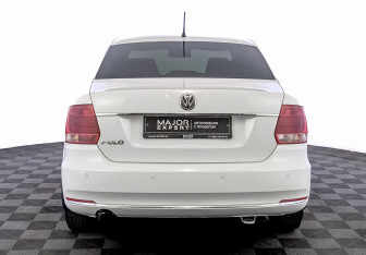 Подержанный автомобиль Volkswagen Polo Sedan 2016 года (6 фото)