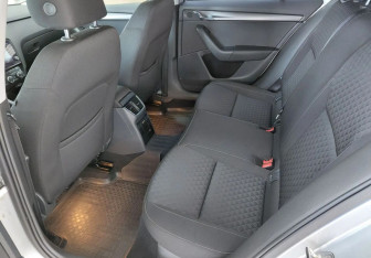 Подержанный автомобиль Skoda Octavia Liftback 2018 года (16 фото)