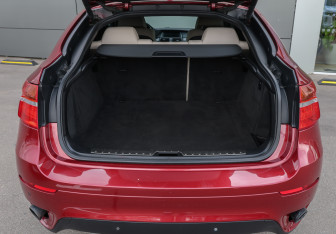 Подержанный автомобиль BMW X6 2012 года (8 фото)