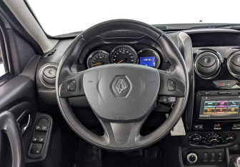 Подержанный автомобиль Renault Duster 2018 года (21 фото)