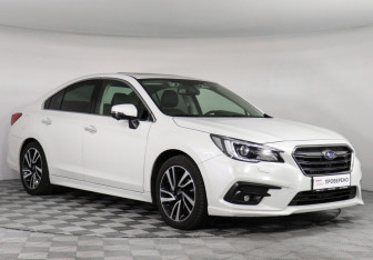Подержанный автомобиль Subaru Legacy Sedan 2019 года (3 фото)