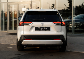 Новый Toyota RAV4 2025 (7 фото)