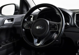Подержанный автомобиль Kia Sportage 2017 года (12 фото)
